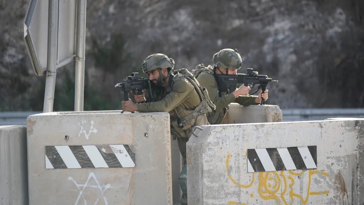 Israeli Forces Storm Hazma Town, North of Occupied Jerusalem