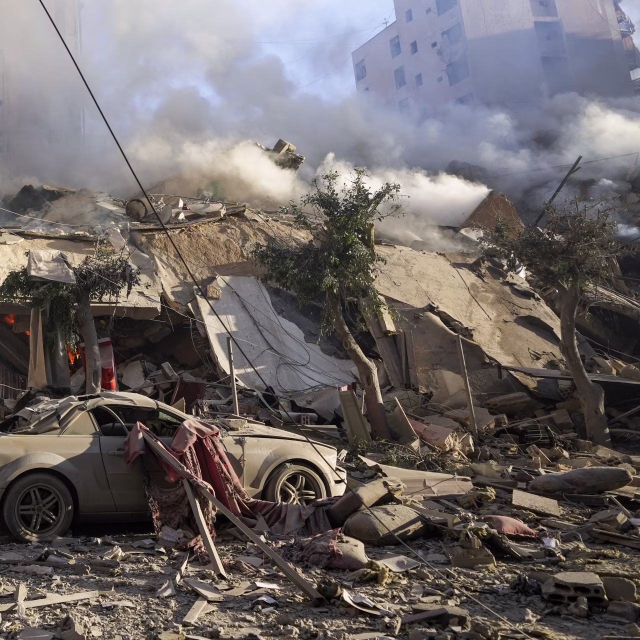 Israeli Airstrike Targets Town of Kunin in Southern Lebanon's Bint Jbeil District