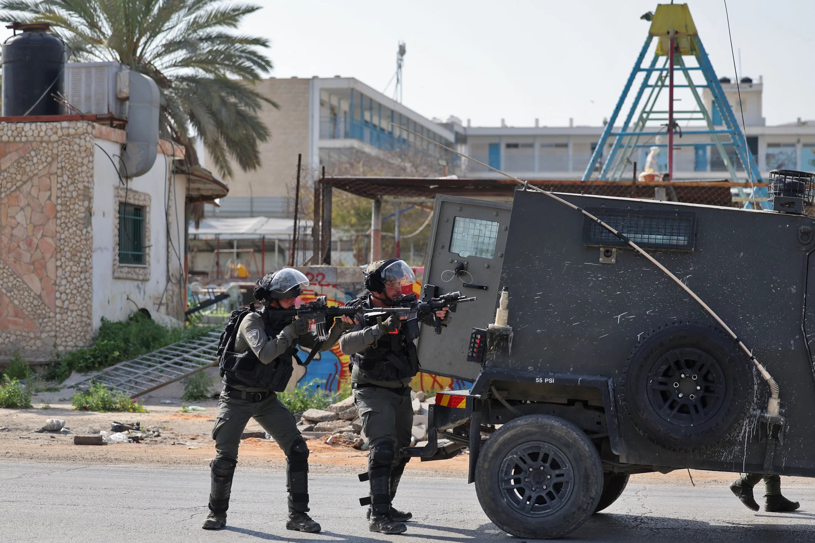 Israeli Forces Enter Aqbat Jabr Refugee Camp in Jericho, Local Sources Report