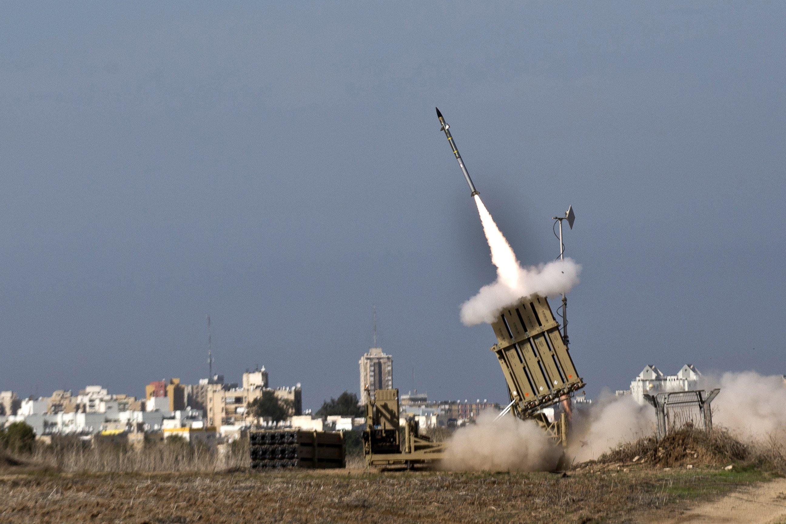 Israeli Air Defenses Fail to Intercept Missiles Fired from Iran