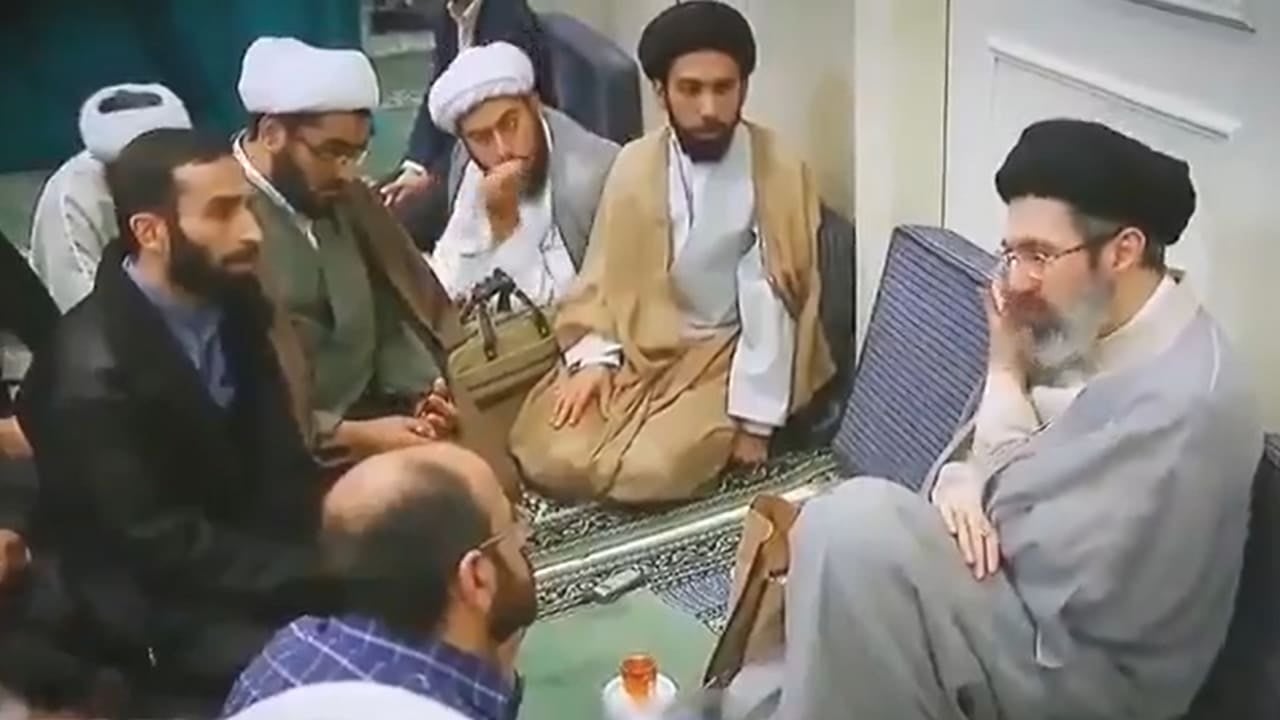 Khamenei Calls on Gulf Rulers to Unite Against External Threats
