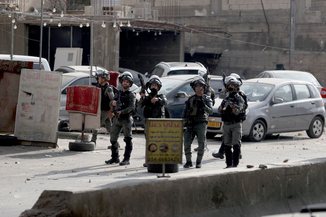 Three Youths Injured by Israeli Forces in Qalandiya Camp