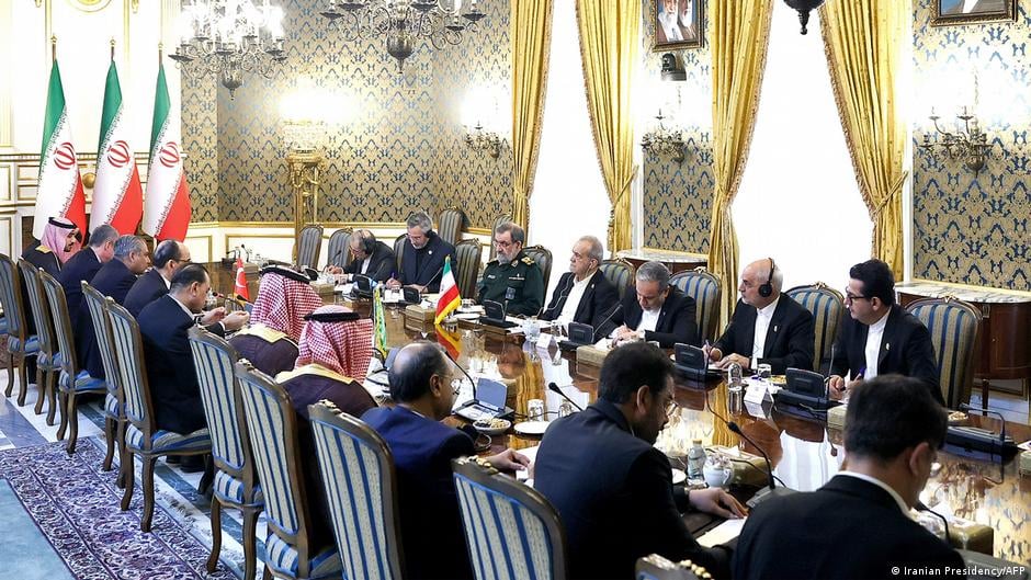 مبعوثو باكستان والسعودية وتركيا يلتقون بزشكيان في طهران لخفض التصعيد