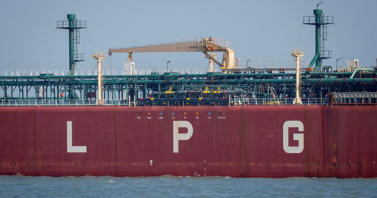 Oman Waters' Secret Oil Routes: Ship-to-Ship Transfers Bypass Sanctions