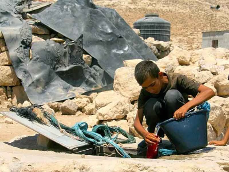 A Gaza teacher describes job losses, famine and displacement in endless struggle