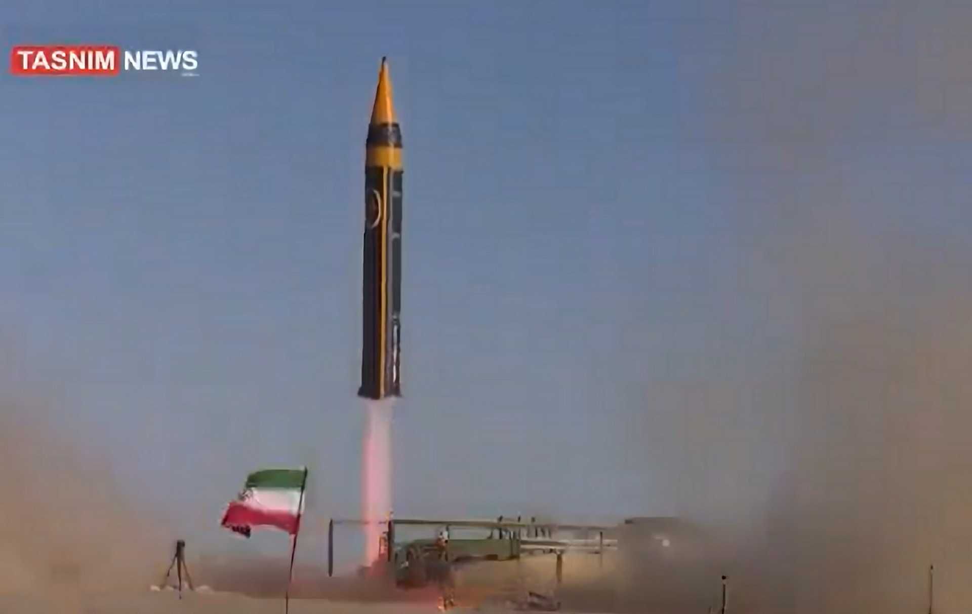 Israel's military has launched a new wave of attacks in central Iran, coinciding with strikes on Beirut. This escalation