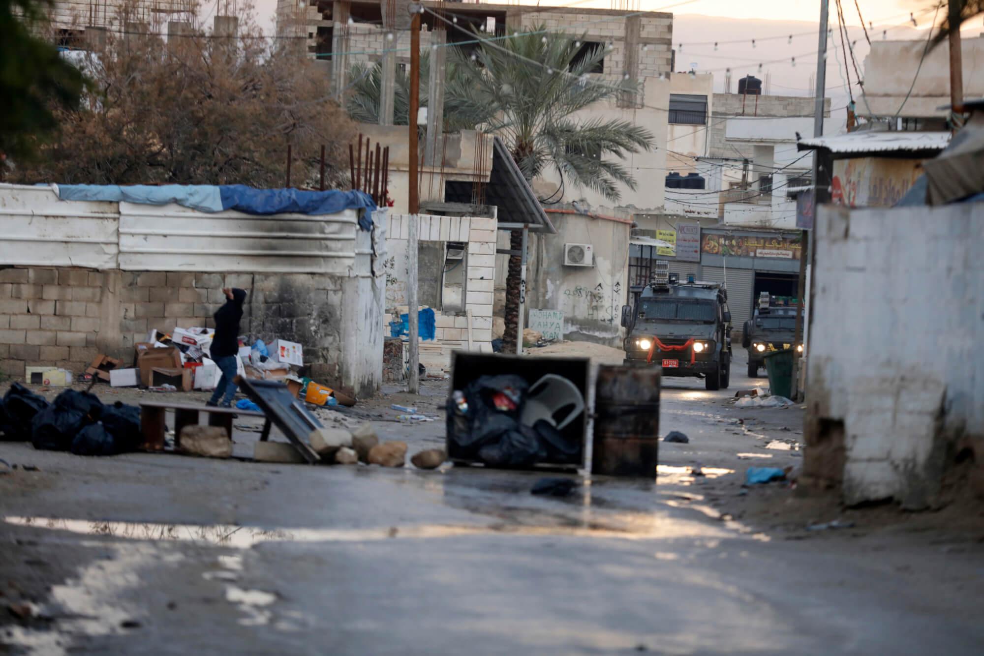 Israeli Forces Enter Aqabat Jaber Refugee Camp in Jericho, Local Sources Report