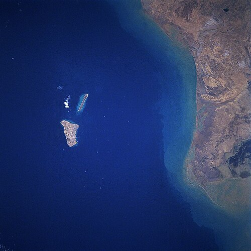 15 explosions reported on Iran's Kharg Island during US attacks