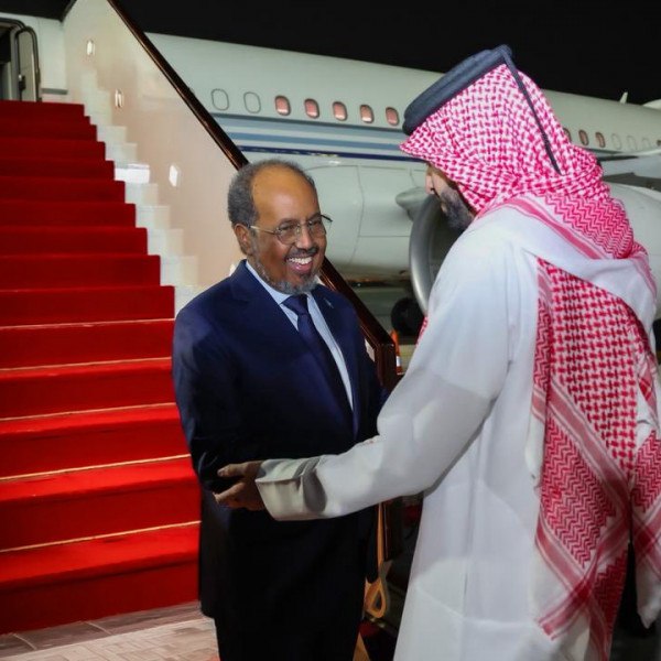 Somali President arrives in Qatar for strategic partnership talks, strengthening ties between the two nations