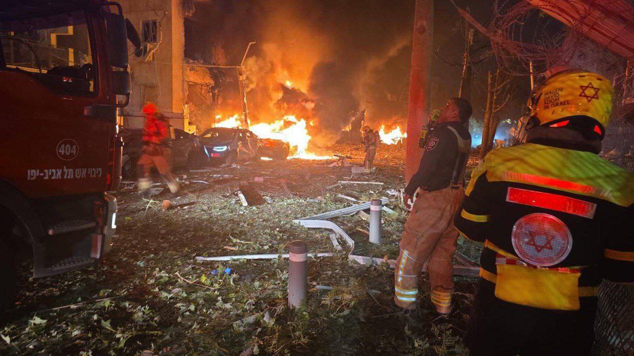 Israel's occupation rejected, reports of impacts in Tel Aviv, highlighting ongoing conflict.