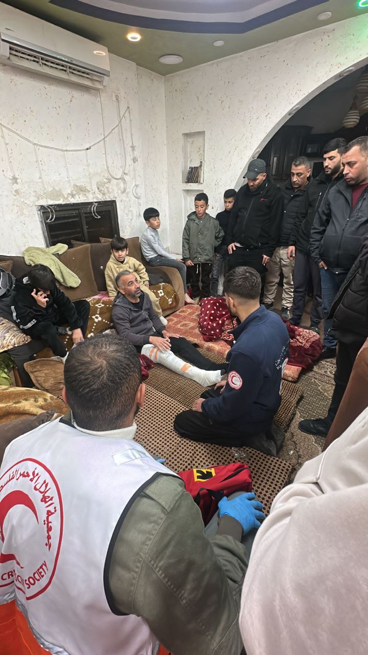 Israeli forces assault residents in Hebron refugee camp raid