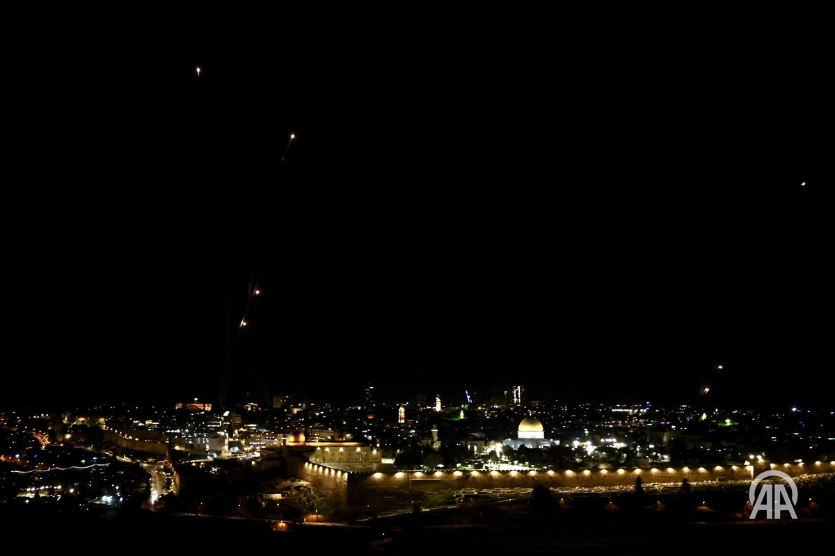 Iran launches missile strikes against Israel