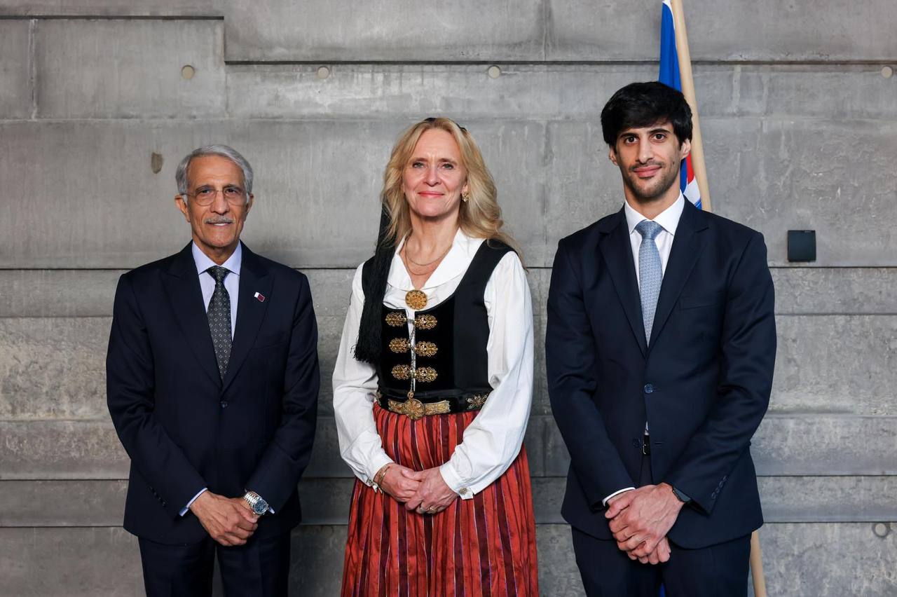 Iceland's Foreign Minister Meets Qatar's Ambassador