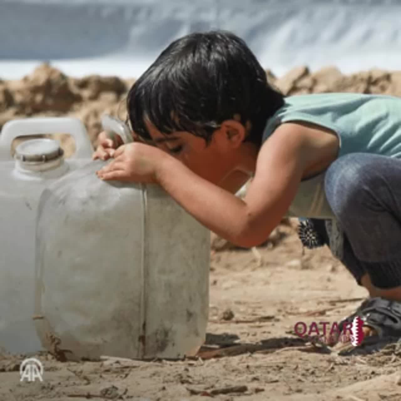 Palestinians in Gaza Face Water Crisis Amid Humanitarian Emergency